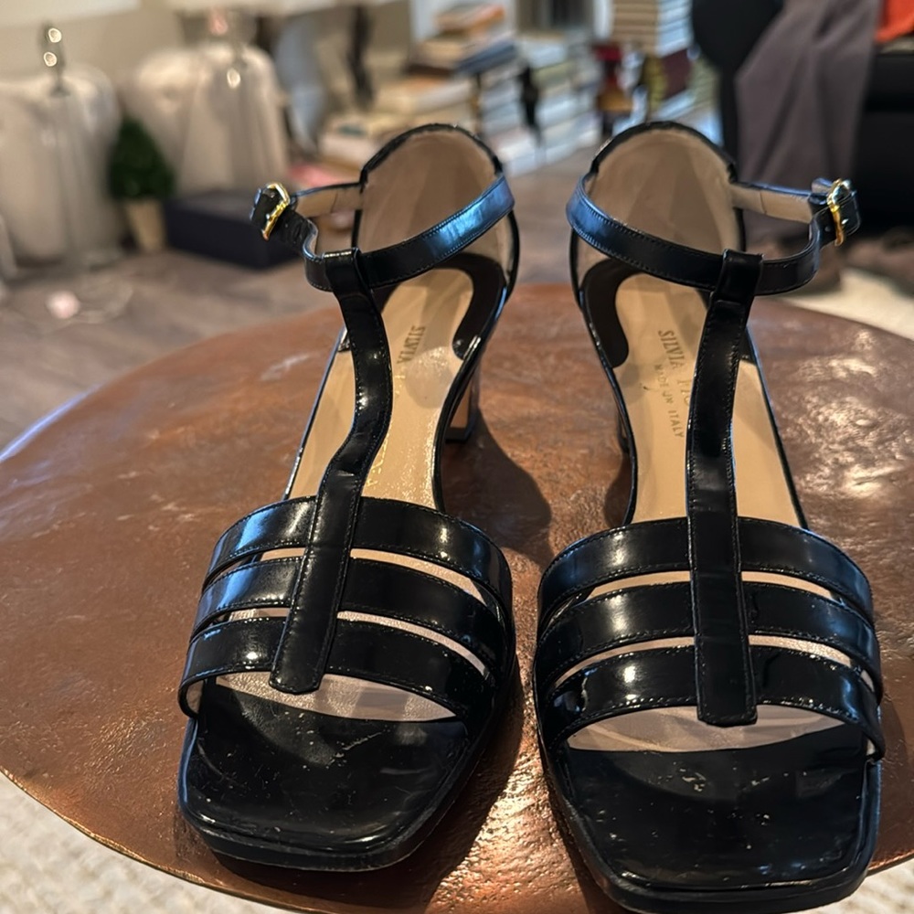 Fiorentina black patent sandals with heel. Size 8
